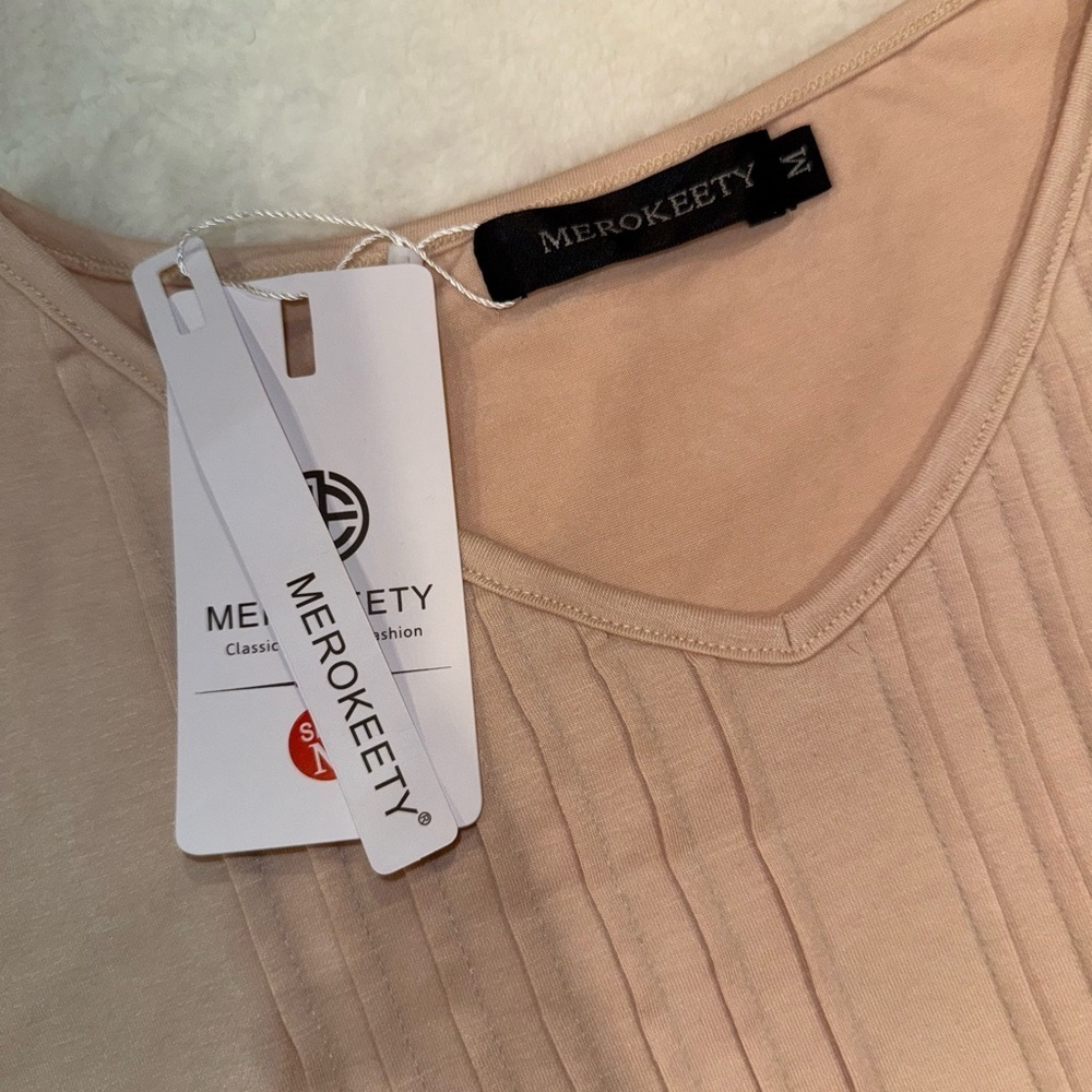 3 x 20$ NWT Merokeety Chic Beige V-Neck Tunic Top Size Medium - Picture 2 of 5